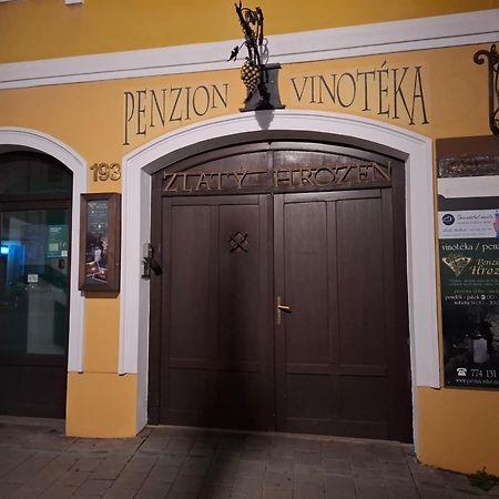 Penzion A Vinoteka Hrozen Kroměříž Dış mekan fotoğraf